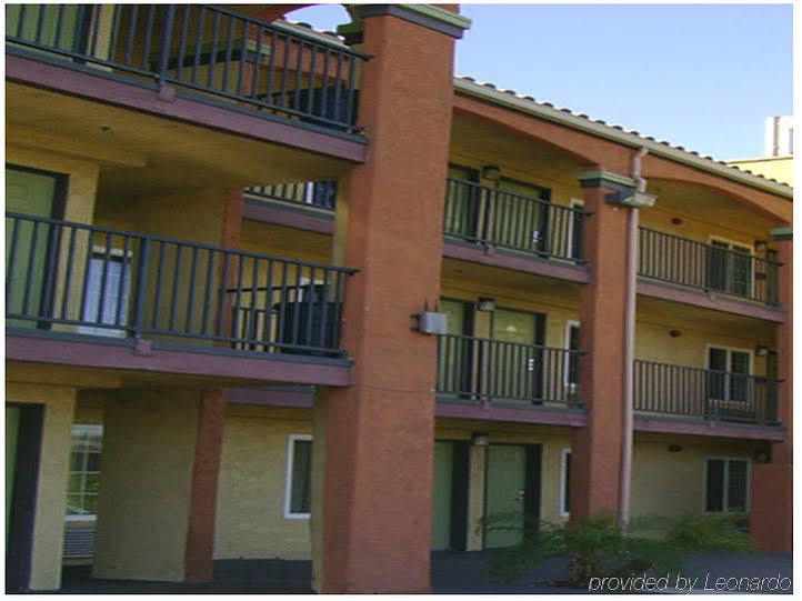 Hotel Corona Ca - Hwy 91 Buitenkant foto