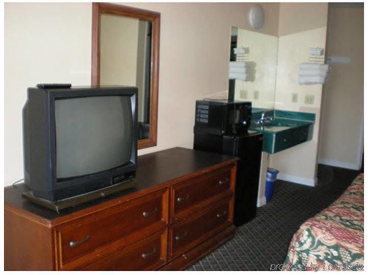 Hotel Corona Ca - Hwy 91 Buitenkant foto