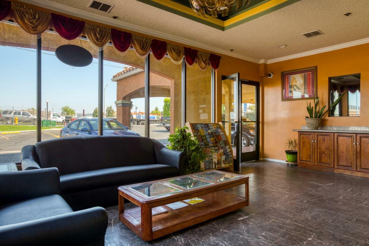 Hotel Corona Ca - Hwy 91 Buitenkant foto