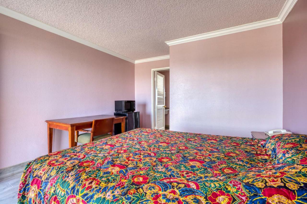 Hotel Corona Ca - Hwy 91 Buitenkant foto
