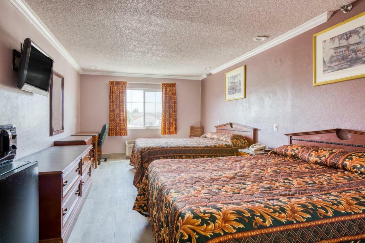 Hotel Corona Ca - Hwy 91 Buitenkant foto