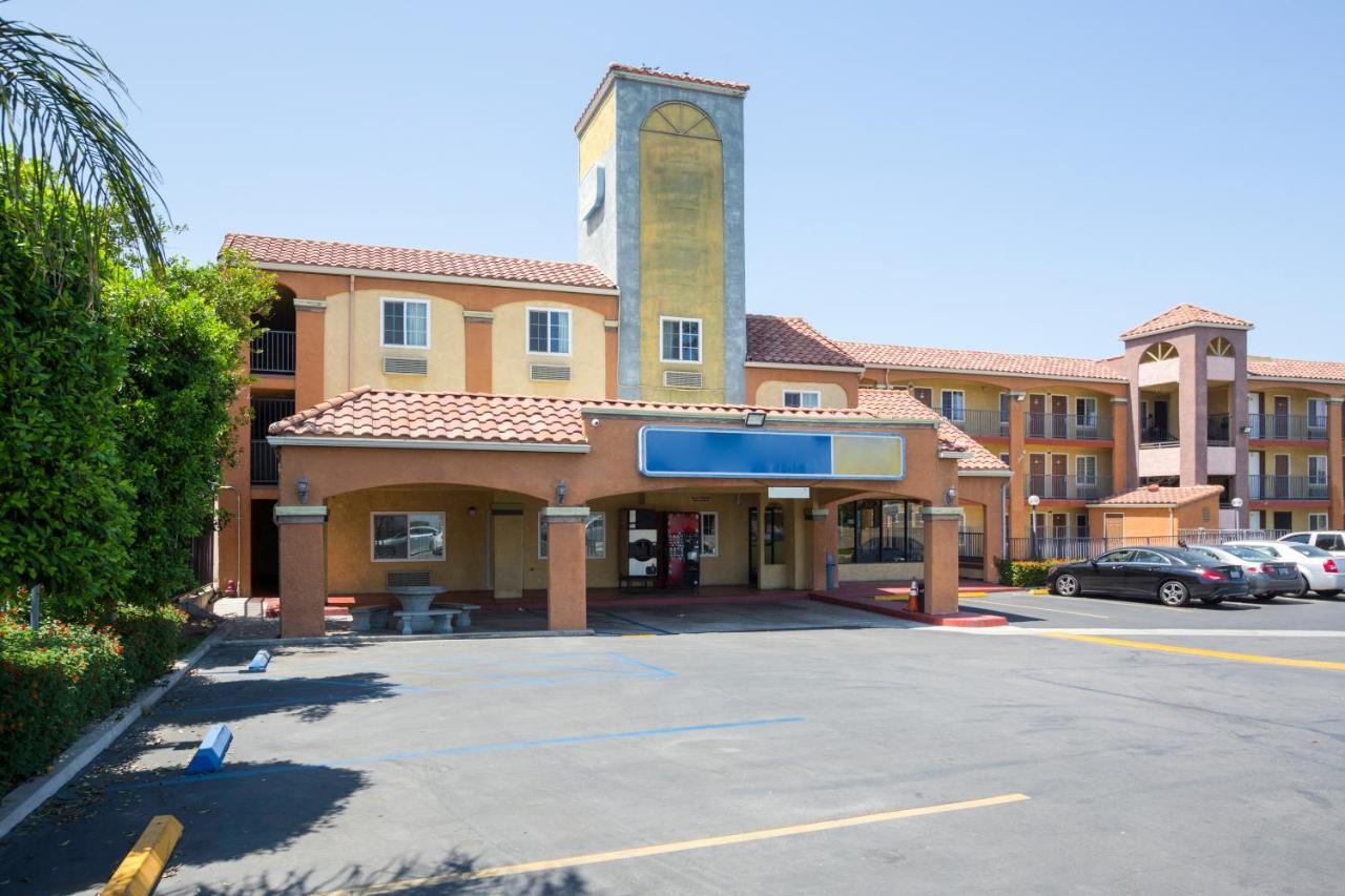Hotel Corona Ca - Hwy 91 Buitenkant foto